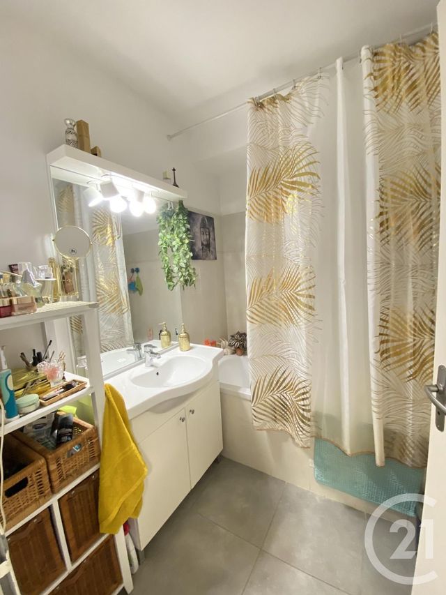 Appartement F3 à vendre - 3 pièces - 82.07 m2 - LA CIOTAT - 13 - PROVENCE-ALPES-COTE-D-AZUR - Century 21 Cabinet Berenger