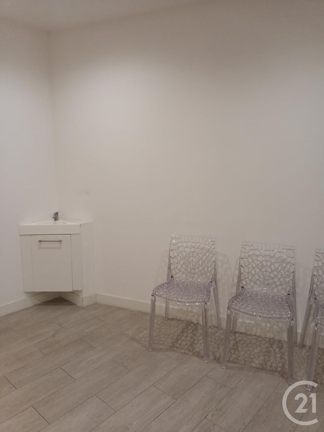 Appartement Local à louer - 1 pièce - 13.24 m2 - LA CIOTAT - 13 - PROVENCE-ALPES-COTE-D-AZUR - Century 21 Cabinet Berenger