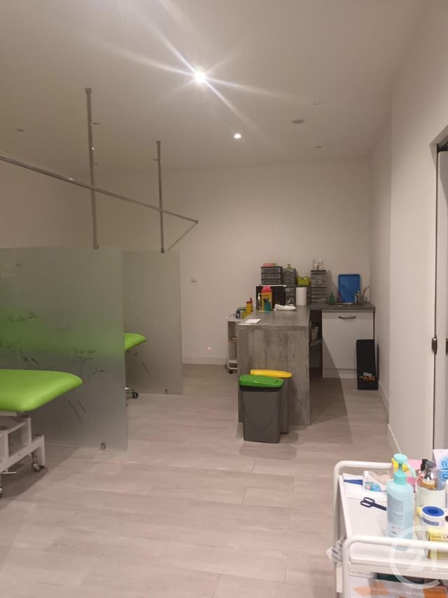 Appartement Local à louer - 1 pièce - 29.41 m2 - LA CIOTAT - 13 - PROVENCE-ALPES-COTE-D-AZUR - Century 21 Cabinet Berenger