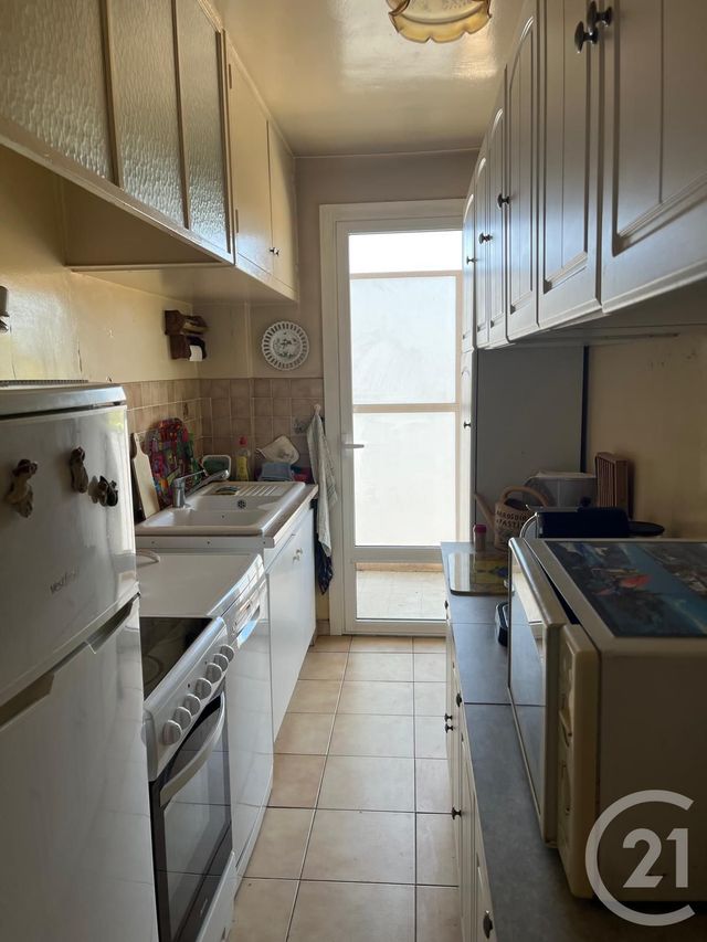 Appartement T3 à vendre - 3 pièces - 68.0 m2 - LA CIOTAT - 13 - PROVENCE-ALPES-COTE-D-AZUR - Century 21 Cabinet Berenger