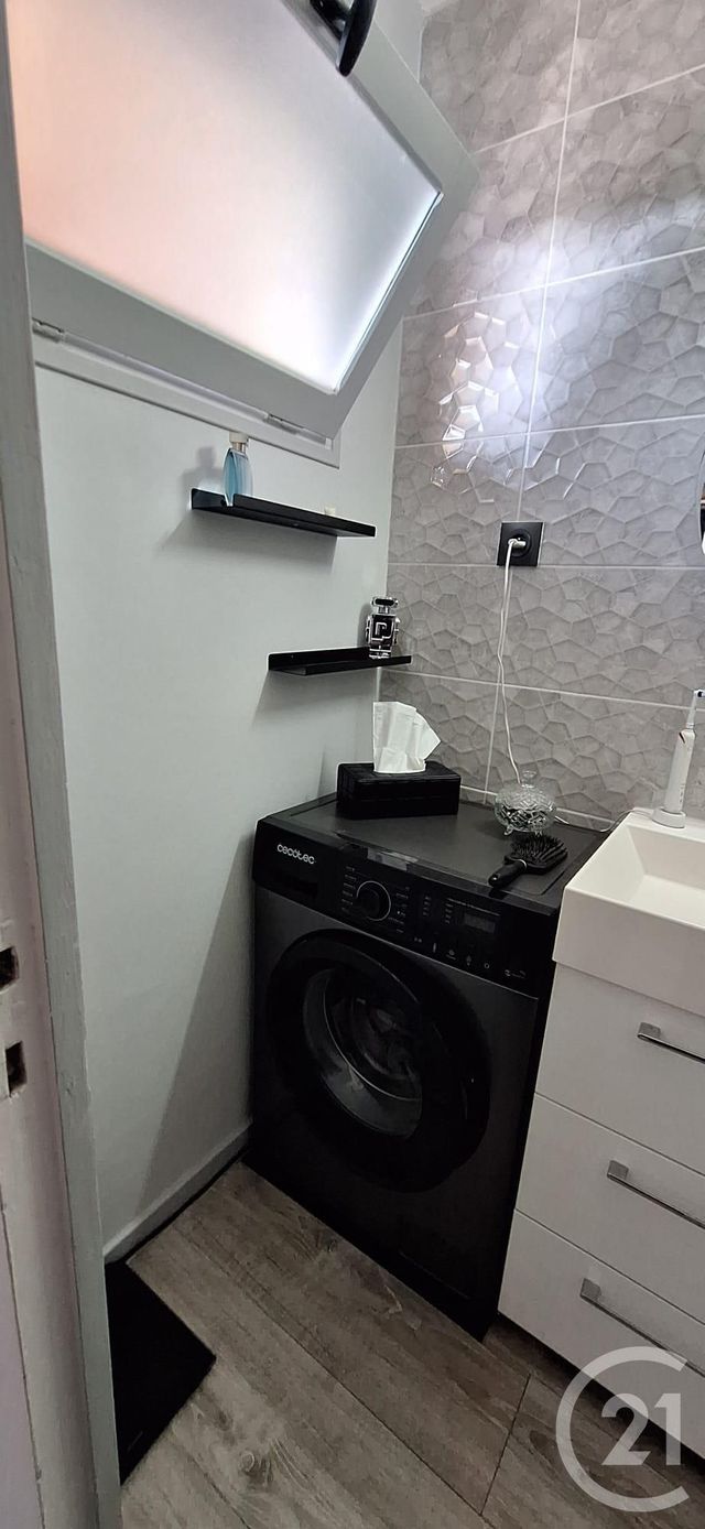 Appartement Studio à vendre - 1 pièce - 26.0 m2 - LA CIOTAT - 13 - PROVENCE-ALPES-COTE-D-AZUR - Century 21 Cabinet Berenger