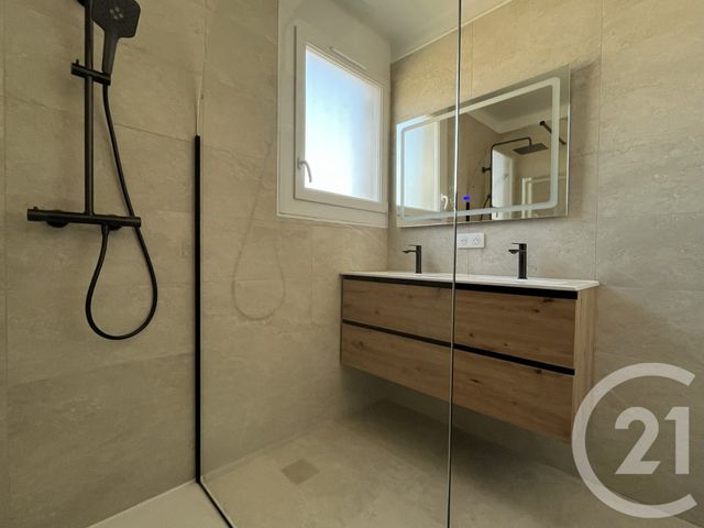 Appartement F3 à vendre - 3 pièces - 70.32 m2 - LA CIOTAT - 13 - PROVENCE-ALPES-COTE-D-AZUR - Century 21 Cabinet Berenger