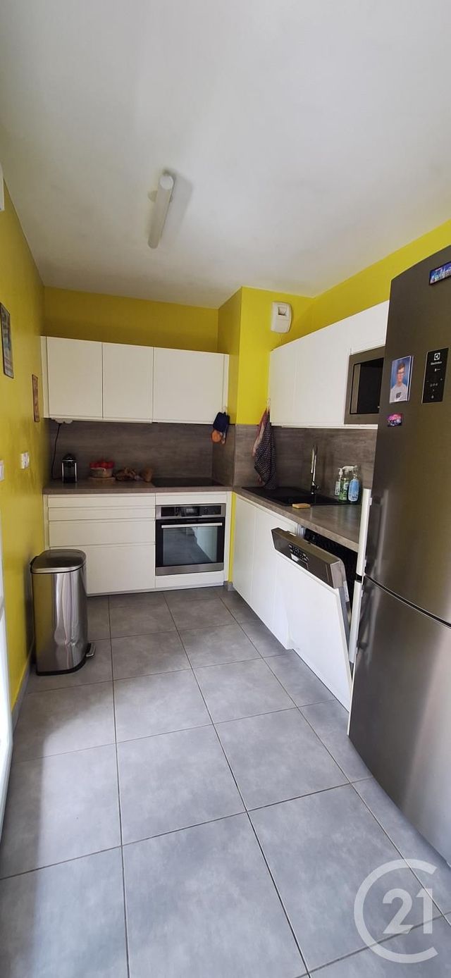 Appartement F4 à vendre - 4 pièces - 82.0 m2 - LA CIOTAT - 13 - PROVENCE-ALPES-COTE-D-AZUR - Century 21 Cabinet Berenger