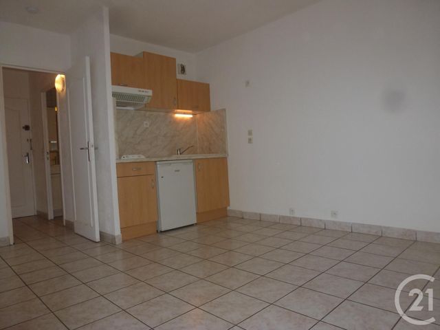 Appartement T1 à louer - 1 pièce - 23.09 m2 - LA CIOTAT - 13 - PROVENCE-ALPES-COTE-D-AZUR - Century 21 Cabinet Berenger
