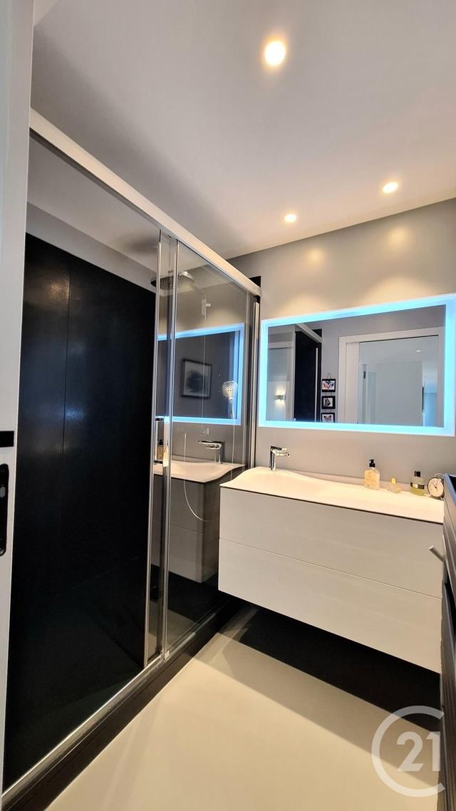 Appartement à vendre - 3 pièces - 68.15 m2 - LA CIOTAT - 13 - PROVENCE-ALPES-COTE-D-AZUR - Century 21 Cabinet Berenger