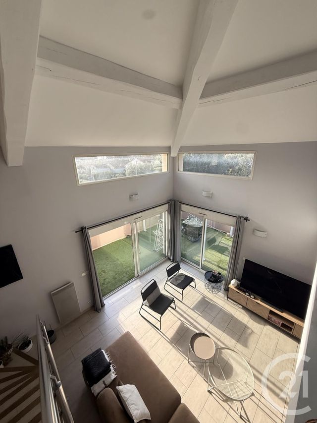 Appartement T4 à louer - 4 pièces - 110.0 m2 - ST CYR SUR MER - 83 - PROVENCE-ALPES-COTE-D-AZUR - Century 21 Cabinet Berenger