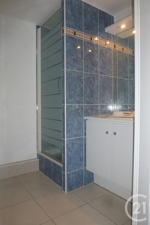 Appartement T2 à louer - 2 pièces - 37.0 m2 - LA CIOTAT - 13 - PROVENCE-ALPES-COTE-D-AZUR - Century 21 Cabinet Berenger