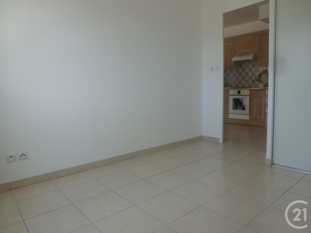 Appartement T2 à louer - 2 pièces - 37.0 m2 - LA CIOTAT - 13 - PROVENCE-ALPES-COTE-D-AZUR - Century 21 Cabinet Berenger