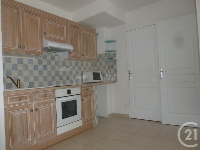 Appartement T2 à louer - 2 pièces - 37.0 m2 - LA CIOTAT - 13 - PROVENCE-ALPES-COTE-D-AZUR - Century 21 Cabinet Berenger