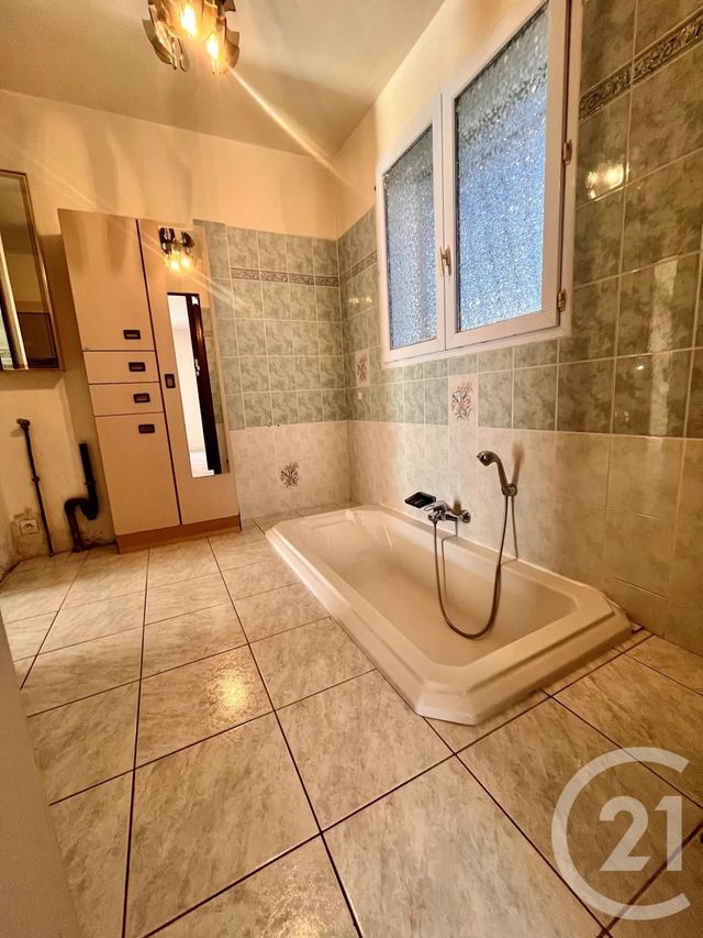 maison à louer - 2 pièces - 89.74 m2 - ST CYR SUR MER - 83 - PROVENCE-ALPES-COTE-D-AZUR - Century 21 Cabinet Berenger