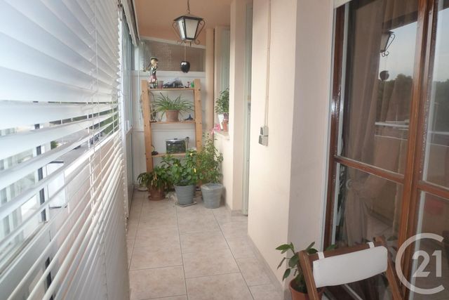 Appartement F3 à louer - 3 pièces - 69.0 m2 - LA CIOTAT - 13 - PROVENCE-ALPES-COTE-D-AZUR - Century 21 Cabinet Berenger