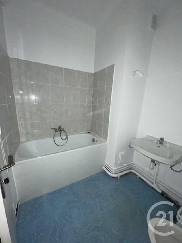 Appartement T1 à louer - 1 pièce - 26.0 m2 - CARNOUX EN PROVENCE - 13 - PROVENCE-ALPES-COTE-D-AZUR - Century 21 Cabinet Berenger