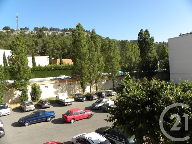 Appartement T1 à louer - 1 pièce - 26.0 m2 - CARNOUX EN PROVENCE - 13 - PROVENCE-ALPES-COTE-D-AZUR - Century 21 Cabinet Berenger