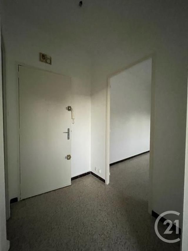 Appartement T1 à louer - 1 pièce - 26.0 m2 - CARNOUX EN PROVENCE - 13 - PROVENCE-ALPES-COTE-D-AZUR - Century 21 Cabinet Berenger