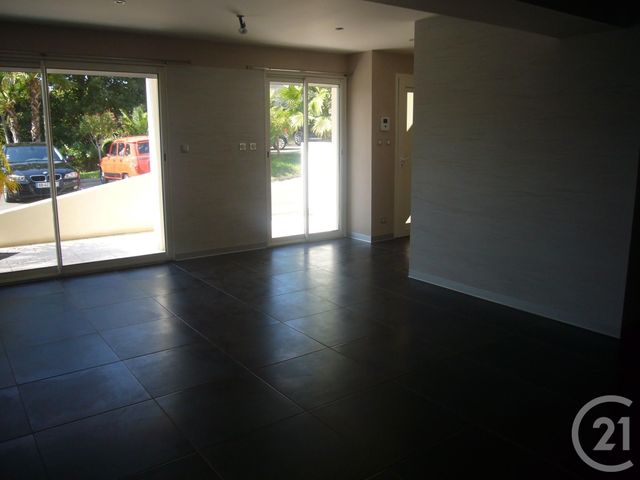 Appartement F4 à louer - 4 pièces - 86.53 m2 - SIX FOURS LES PLAGES - 83 - PROVENCE-ALPES-COTE-D-AZUR - Century 21 Cabinet Berenger