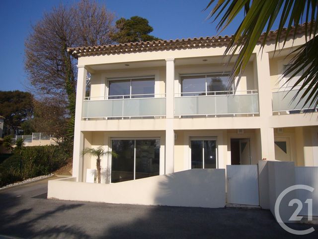 Appartement F4 à louer - 4 pièces - 86.53 m2 - SIX FOURS LES PLAGES - 83 - PROVENCE-ALPES-COTE-D-AZUR - Century 21 Cabinet Berenger
