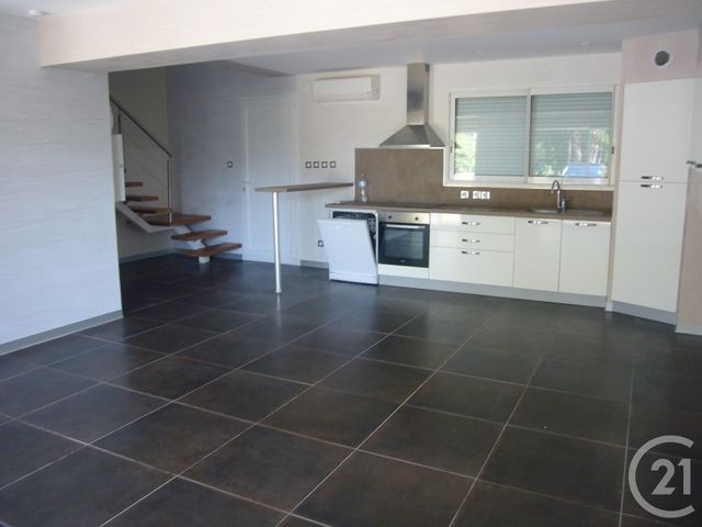 Appartement F4 à louer - 4 pièces - 86.53 m2 - SIX FOURS LES PLAGES - 83 - PROVENCE-ALPES-COTE-D-AZUR - Century 21 Cabinet Berenger