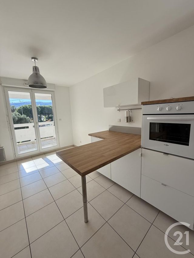 Appartement T2 à louer - 2 pièces - 32.75 m2 - LA CIOTAT - 13 - PROVENCE-ALPES-COTE-D-AZUR - Century 21 Cabinet Berenger