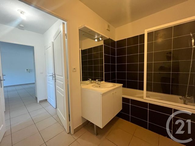 Appartement F3 à louer - 3 pièces - 60.0 m2 - LA CIOTAT - 13 - PROVENCE-ALPES-COTE-D-AZUR - Century 21 Cabinet Berenger