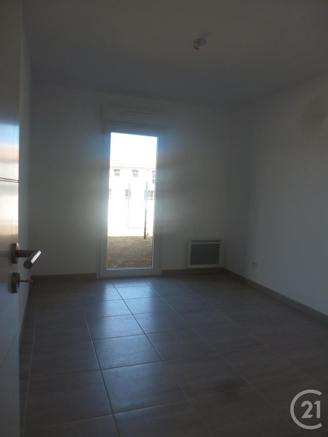 Appartement T2 à louer - 2 pièces - 47.48 m2 - ST CYR SUR MER - 83 - PROVENCE-ALPES-COTE-D-AZUR - Century 21 Cabinet Berenger