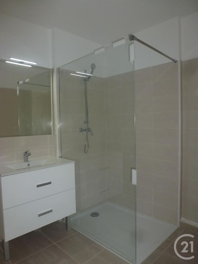 Appartement T2 à louer - 2 pièces - 47.48 m2 - ST CYR SUR MER - 83 - PROVENCE-ALPES-COTE-D-AZUR - Century 21 Cabinet Berenger
