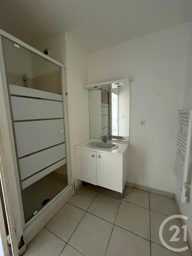 Appartement F4 à louer - 4 pièces - 85.12 m2 - LA CIOTAT - 13 - PROVENCE-ALPES-COTE-D-AZUR - Century 21 Cabinet Berenger