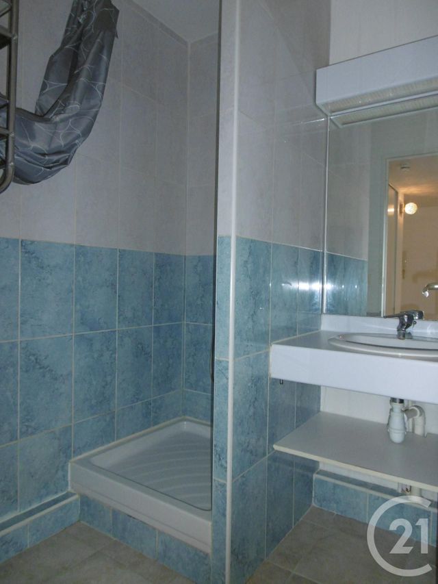 Appartement F2 à louer - 2 pièces - 39.17 m2 - ST CYR SUR MER - 83 - PROVENCE-ALPES-COTE-D-AZUR - Century 21 Cabinet Berenger