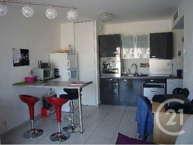 Appartement F3 à louer - 3 pièces - 48.0 m2 - LA CIOTAT - 13 - PROVENCE-ALPES-COTE-D-AZUR - Century 21 Cabinet Berenger
