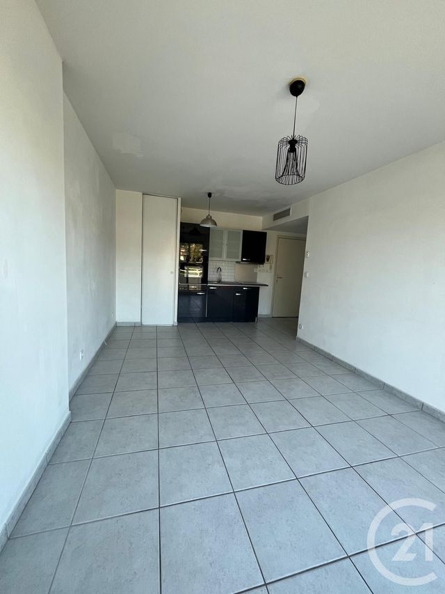 Appartement F3 à vendre - 3 pièces - 48.0 m2 - LA CIOTAT - 13 - PROVENCE-ALPES-COTE-D-AZUR - Century 21 Cabinet Berenger
