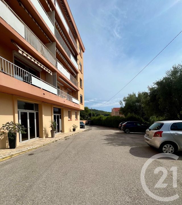 Appartement F2 à louer - 2 pièces - 48.0 m2 - SIX FOURS LES PLAGES - 83 - PROVENCE-ALPES-COTE-D-AZUR - Century 21 Cabinet Berenger