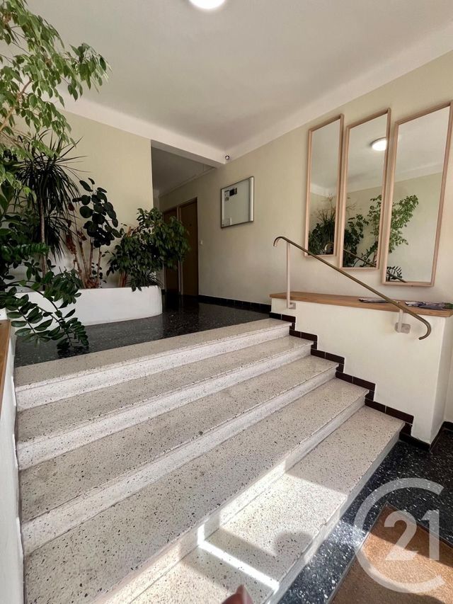 Appartement F2 à louer - 2 pièces - 48.0 m2 - SIX FOURS LES PLAGES - 83 - PROVENCE-ALPES-COTE-D-AZUR - Century 21 Cabinet Berenger