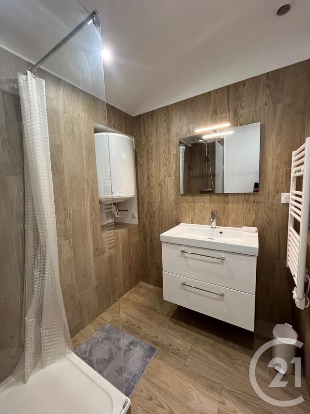 Appartement F1 à louer - 1 pièce - 24.39 m2 - ST CYR SUR MER - 83 - PROVENCE-ALPES-COTE-D-AZUR - Century 21 Cabinet Berenger