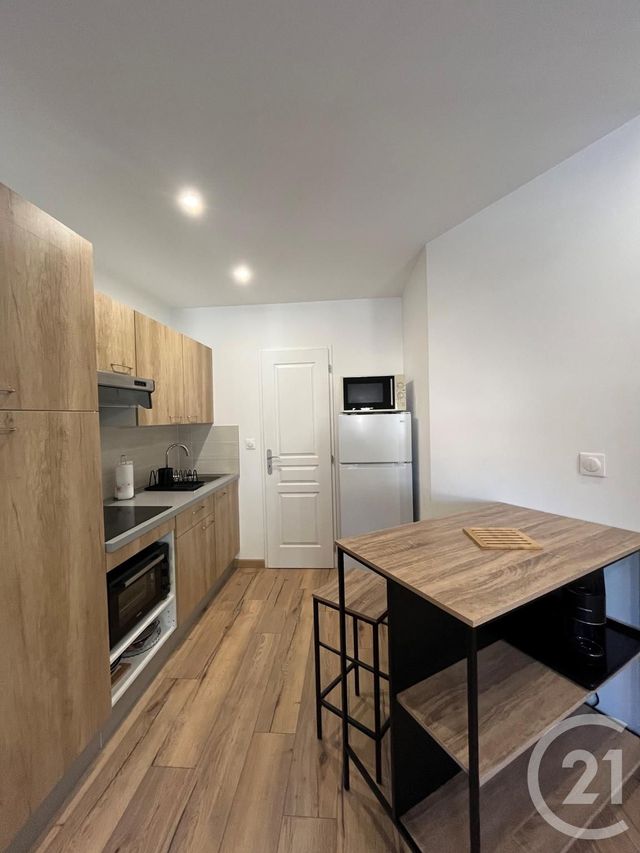 Appartement F1 à louer - 1 pièce - 24.39 m2 - ST CYR SUR MER - 83 - PROVENCE-ALPES-COTE-D-AZUR - Century 21 Cabinet Berenger