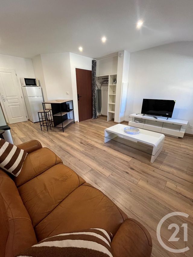 Appartement F1 à louer - 1 pièce - 24.39 m2 - ST CYR SUR MER - 83 - PROVENCE-ALPES-COTE-D-AZUR - Century 21 Cabinet Berenger