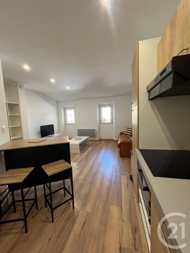 Appartement F1 à louer - 1 pièce - 24.39 m2 - ST CYR SUR MER - 83 - PROVENCE-ALPES-COTE-D-AZUR - Century 21 Cabinet Berenger