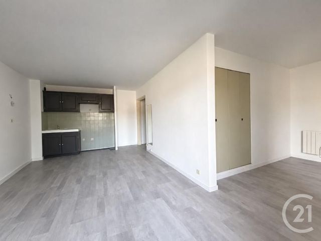 Appartement T2 à louer - 2 pièces - 50.14 m2 - ST CYR SUR MER - 83 - PROVENCE-ALPES-COTE-D-AZUR - Century 21 Cabinet Berenger