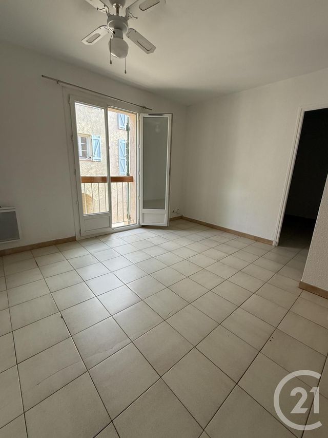Appartement T2 à louer - 2 pièces - 30.84 m2 - LE BEAUSSET - 83 - PROVENCE-ALPES-COTE-D-AZUR - Century 21 Cabinet Berenger