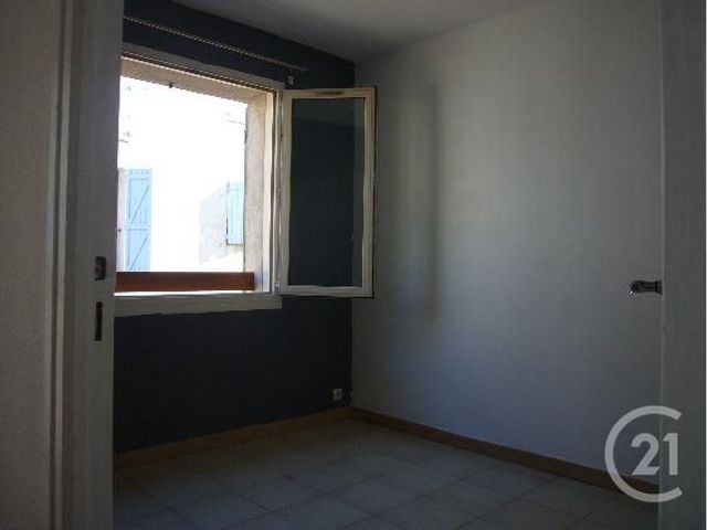 Appartement T2 à louer - 2 pièces - 30.84 m2 - LE BEAUSSET - 83 - PROVENCE-ALPES-COTE-D-AZUR - Century 21 Cabinet Berenger