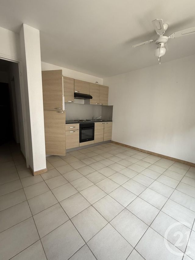 Appartement T2 à louer - 2 pièces - 30.84 m2 - LE BEAUSSET - 83 - PROVENCE-ALPES-COTE-D-AZUR - Century 21 Cabinet Berenger