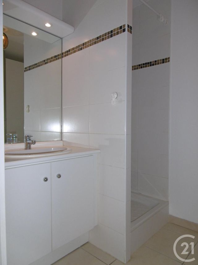 Appartement T2 à louer - 2 pièces - 36.16 m2 - LA CIOTAT - 13 - PROVENCE-ALPES-COTE-D-AZUR - Century 21 Cabinet Berenger