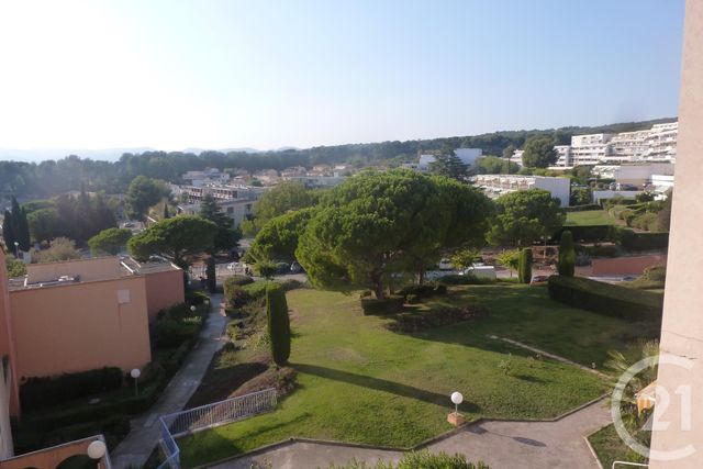 Appartement T2 à louer - 2 pièces - 32.0 m2 - LA CIOTAT - 13 - PROVENCE-ALPES-COTE-D-AZUR - Century 21 Cabinet Berenger