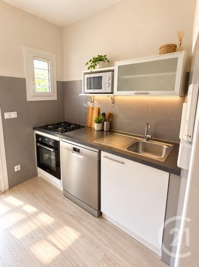 maison à louer - 3 pièces - 71.21 m2 - ST CYR SUR MER - 83 - PROVENCE-ALPES-COTE-D-AZUR - Century 21 Cabinet Berenger