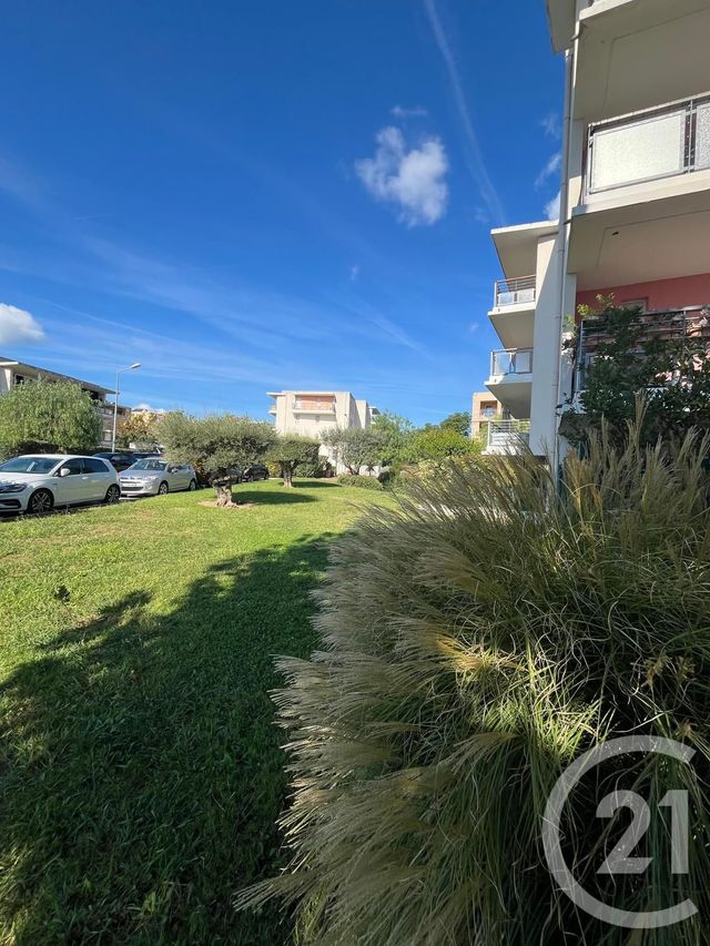 Appartement F2 à louer - 2 pièces - 43.0 m2 - LA CIOTAT - 13 - PROVENCE-ALPES-COTE-D-AZUR - Century 21 Cabinet Berenger
