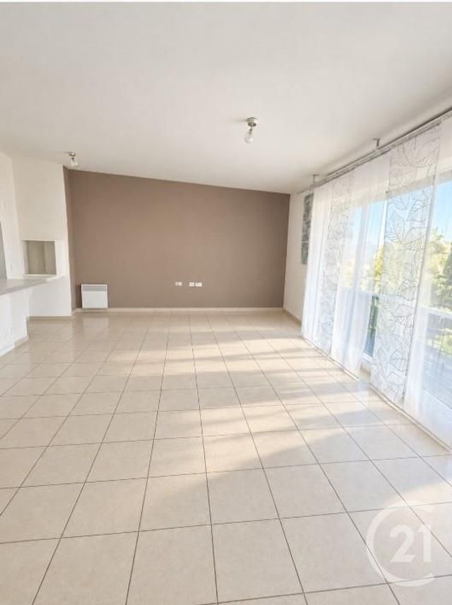 Appartement F2 à louer - 2 pièces - 43.0 m2 - LA CIOTAT - 13 - PROVENCE-ALPES-COTE-D-AZUR - Century 21 Cabinet Berenger